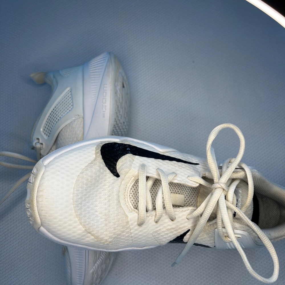 Nike Women's Court Shoes - Picture 13 of 13